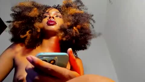 Snapshot of calliedemon_ chatting on 04/08/26, 12:43 Callie online show from 04/08/26, 12:43