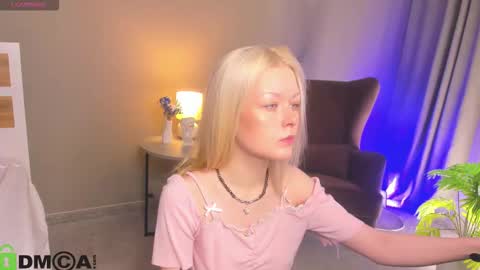 Robin online show from 12/03/25, 03:03