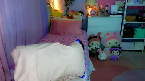 Mia online show from 02/19/26, 05:14