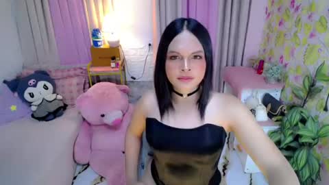 Snapshot of callme_mia chatting on 07/12/26, 02:57 Mia online show from 07/12/26, 02:57