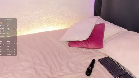 Snapshot of callme_val chatting on 01/12/25, 02:24 Val online show from 01/12/25, 02:24