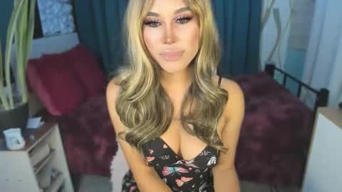 Snapshot of callmebythename_daisy chatting on 04/22/26, 07:15 A STINGY MAN IS A SIGN OF UNWELLINGNESS. online show from 04/22/26, 07:15