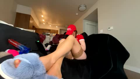 callmelovelie online show from 02/17/25, 05:43