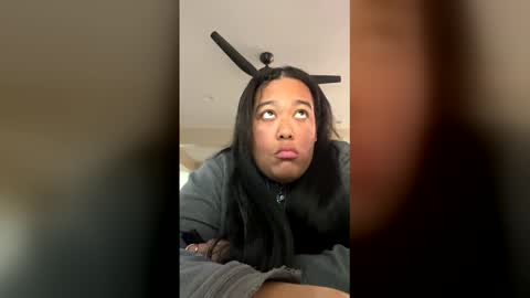 camzxoxox online show from 12/14/25, 01:22