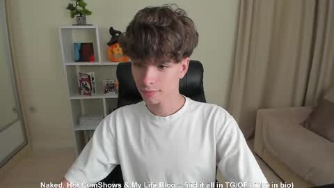 Snapshot of calvin_loves_you chatting on 09/12/25, 06:08 Hey I am Calvin  online show from 09/12/25, 06:08