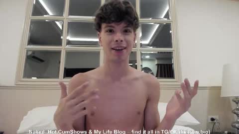 Snapshot of calvin_loves_you chatting on 09/26/25, 02:32 Hey I am Calvin  online show from 09/26/25, 02:32