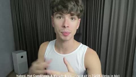 Snapshot of calvin_loves_you chatting on 10/11/25, 02:15 Hey I am Calvin  online show from 10/11/25, 02:15