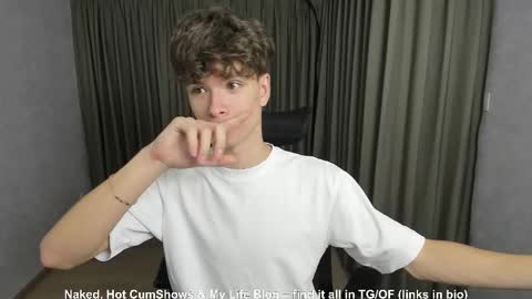 Snapshot of calvin_loves_you chatting on 10/12/25, 02:16 Hey I am Calvin  online show from 10/12/25, 02:16