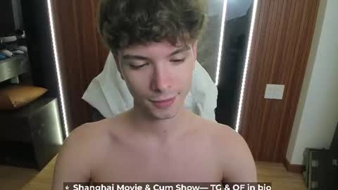Snapshot of calvin_loves_you chatting on 07/11/26, 03:15 Hey I am Calvin online show from 07/11/26, 03:15