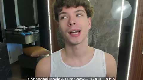 Snapshot of calvin_loves_you chatting on 07/12/26, 09:44 Hey I am Calvin online show from 07/12/26, 09:44