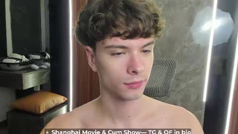 Snapshot of calvin_loves_you chatting on 07/13/26, 04:32 Hey I am Calvin online show from 07/13/26, 04:32
