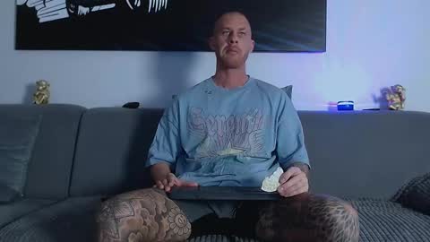 Calvin  online show from 01/03/25, 11:23