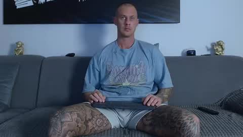 Calvin  online show from 01/04/25, 11:38