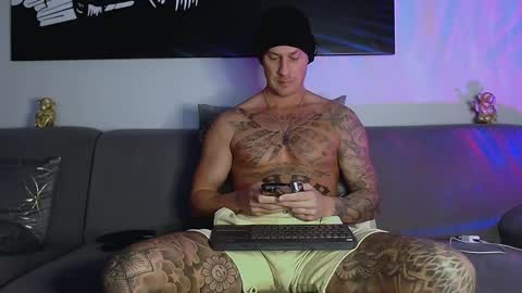 Calvin  online show from 01/11/25, 07:49