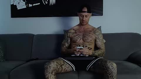 Calvin  online show from 10/01/25, 08:09