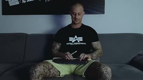 Calvin  online show from 11/02/25, 10:12