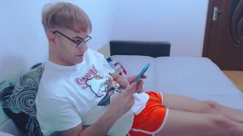 Calvinjohnlad online show from 01/09/25, 01:50