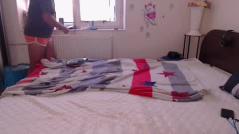 Calvinjohnlad online show from 11/12/25, 01:55