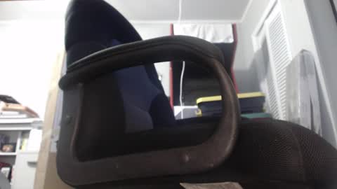 Snapshot of calvinstem chatting on 12/15/25, 03:00 calvinstem online show from 12/15/25, 03:00