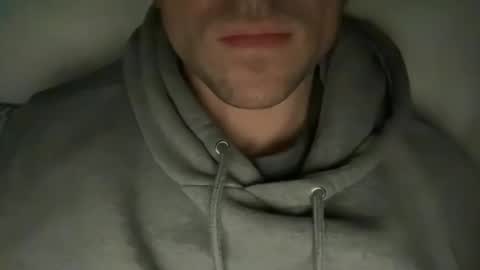 Snapshot of calvinzz chatting on 11/18/25, 04:00 calvinzz online show from 11/18/25, 04:00