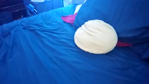 Snapshot of calyman77 chatting on 09/09/25, 11:04 calyman77 online show from 09/09/25, 11:04