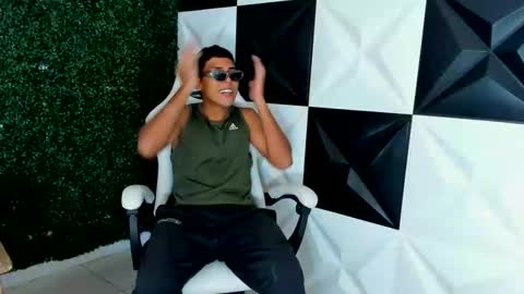 cam_sexyboy online show from 10/28/25, 01:53