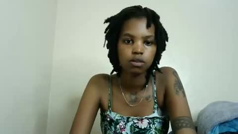 Snapshot of cam_she99 chatting on 04/24/26, 02:52 sunflower mommy online show from 04/24/26, 02:52