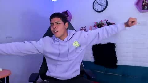 Snapshot of cam_xman chatting on 11/05/25, 04:23 cam_xman online show from 11/05/25, 04:23