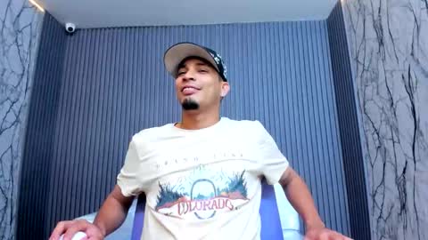 Snapshot of cam_xman chatting on 05/31/26, 03:19 cam_xman online show from 05/31/26, 03:19