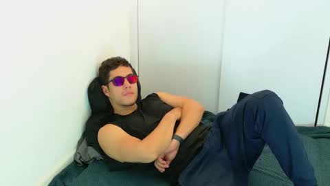 Snapshot of camara110 chatting on 10/30/25, 12:34 camara110 online show from 10/30/25, 12:34