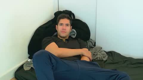 Snapshot of camara110 chatting on 10/31/25, 02:34 camara110 online show from 10/31/25, 02:34