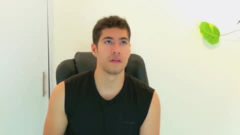 Snapshot of camara110 chatting on 11/06/25, 12:33 camara110 online show from 11/06/25, 12:33