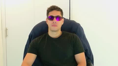 Snapshot of camara110 chatting on 11/13/25, 09:36 camara110 online show from 11/13/25, 09:36