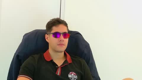 Snapshot of camara110 chatting on 11/14/25, 07:12 camara110 online show from 11/14/25, 07:12