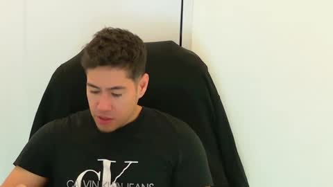 Snapshot of camara110 chatting on 11/22/25, 02:43 camara110 online show from 11/22/25, 02:43