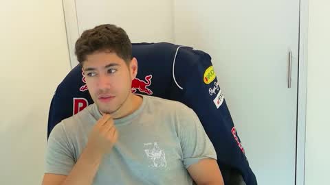 Snapshot of camara110 chatting on 11/29/25, 12:57 camara110 online show from 11/29/25, 12:57