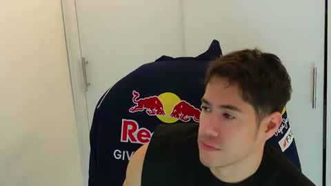 Snapshot of camara110 chatting on 12/04/25, 06:27 camara110 online show from 12/04/25, 06:27