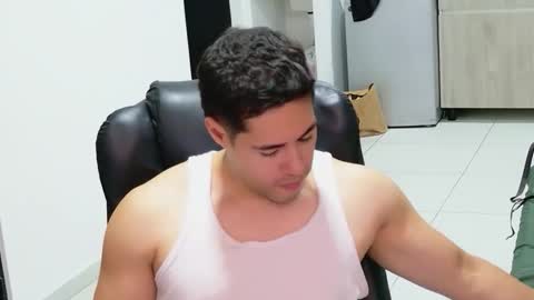 Snapshot of camara110 chatting on 04/25/26, 02:47 camara110 online show from 04/25/26, 02:47