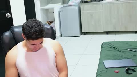 Snapshot of camara110 chatting on 04/26/26, 02:53 camara110 online show from 04/26/26, 02:53