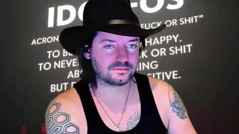 Snapshot of camarant chatting on 11/15/25, 09:06 camarant online show from 11/15/25, 09:06