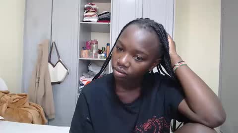 Snapshot of camclit chatting on 12/27/24, 04:36 Princess online show from 12/27/24, 04:36