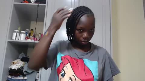 Snapshot of camclit chatting on 03/10/25, 05:43 Princess online show from 03/10/25, 05:43