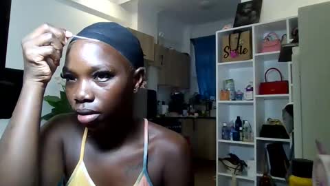 Snapshot of camclit chatting on 11/08/25, 09:20 Princess online show from 11/08/25, 09:20