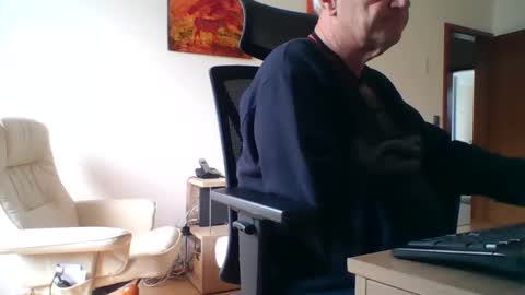 camcologne online show from 01/11/25, 01:11