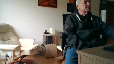 camcologne online show from 02/10/25, 02:16