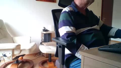 camcologne online show from 10/14/25, 08:26