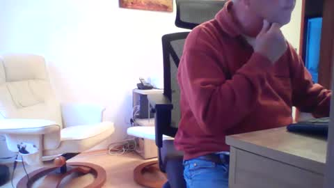 camcologne online show from 11/18/25, 02:43