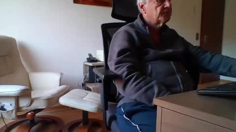 camcologne online show from 11/21/25, 09:30