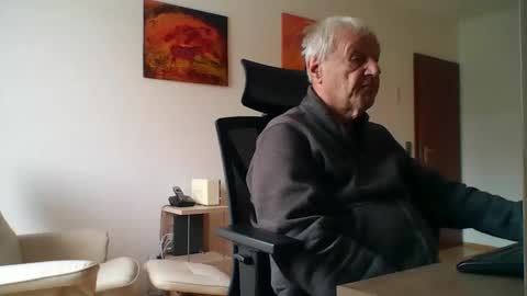 Snapshot of camcologne chatting on 01/06/26, 10:52 camcologne online show from 01/06/26, 10:52