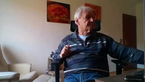 Snapshot of camcologne chatting on 02/25/26, 09:19 camcologne online show from 02/25/26, 09:19